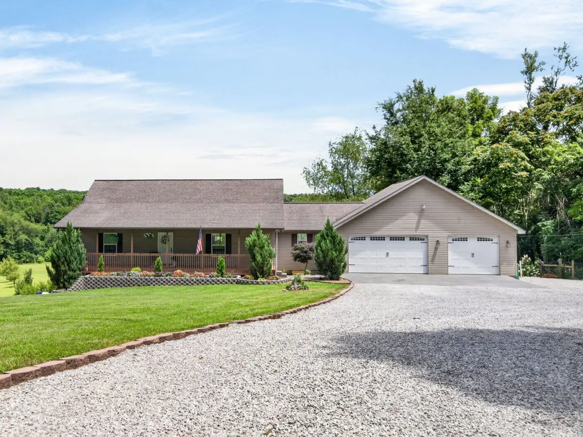 219 Zizka Dr, Sparta, TN 38583 - #1