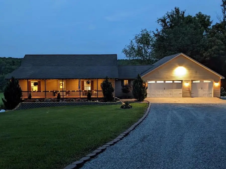 219 Zizka Dr, Sparta, TN 38583 - #2