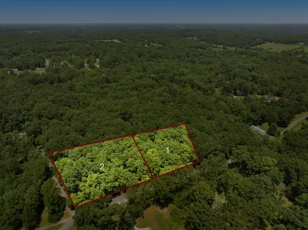 2 Crescent Dr, Bon Aqua, TN 37025