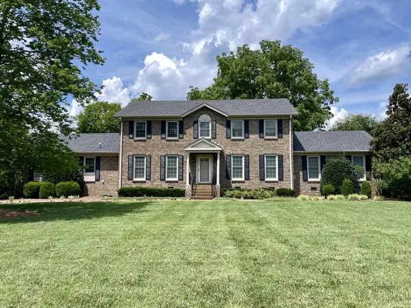 1812 Harpeth River Dr, Brentwood, TN 37027
