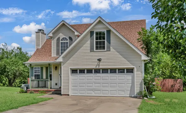 1960 Whirlaway Cir, Clarksville, TN 37042