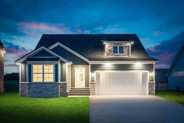 908 Bankside Dr, Clarksville, TN 37043