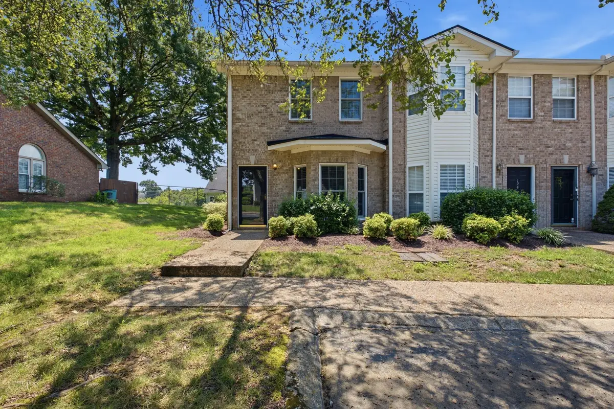 196 Lakebrink Dr, Nashville, TN 37214 - #1
