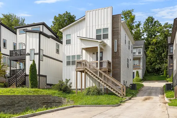 3219A Curtis St, Nashville, TN 37218
