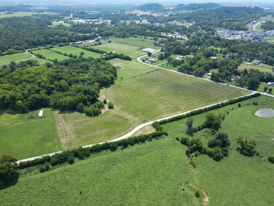 2006 Four Winds Pvt Ln, Thompsons Station, TN 37179 - #3