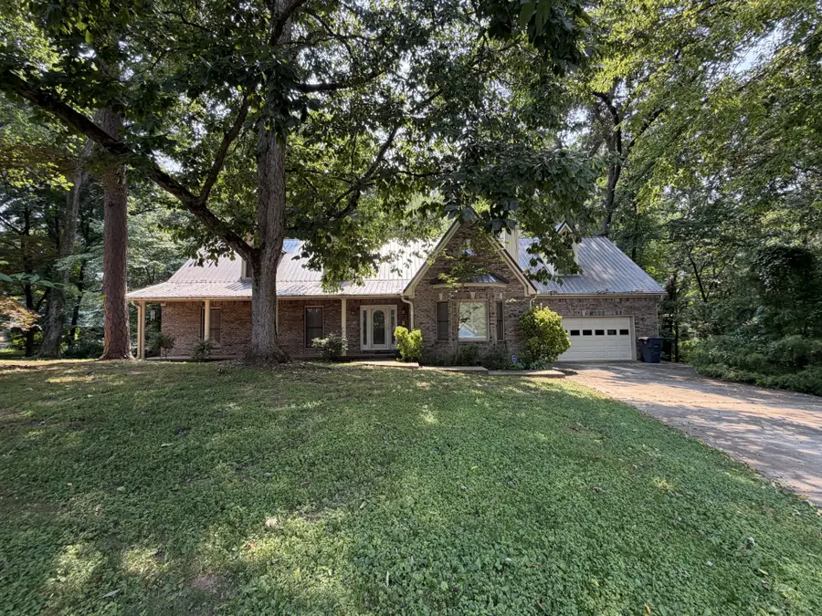 529 Ridgecrest Dr, McMinnville, TN 37110 - #2