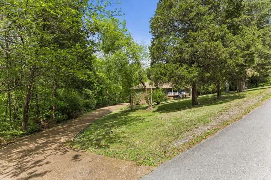 1912 Graceland Dr, Goodlettsville, TN 37072 - #2