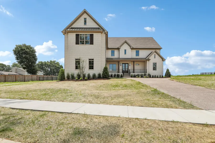 335 Raintree Dr, Hendersonville, TN 37075 - #2