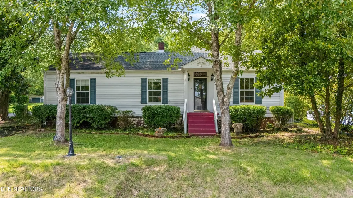702 Meadowview Drive, Harriman, TN 37748 - #1