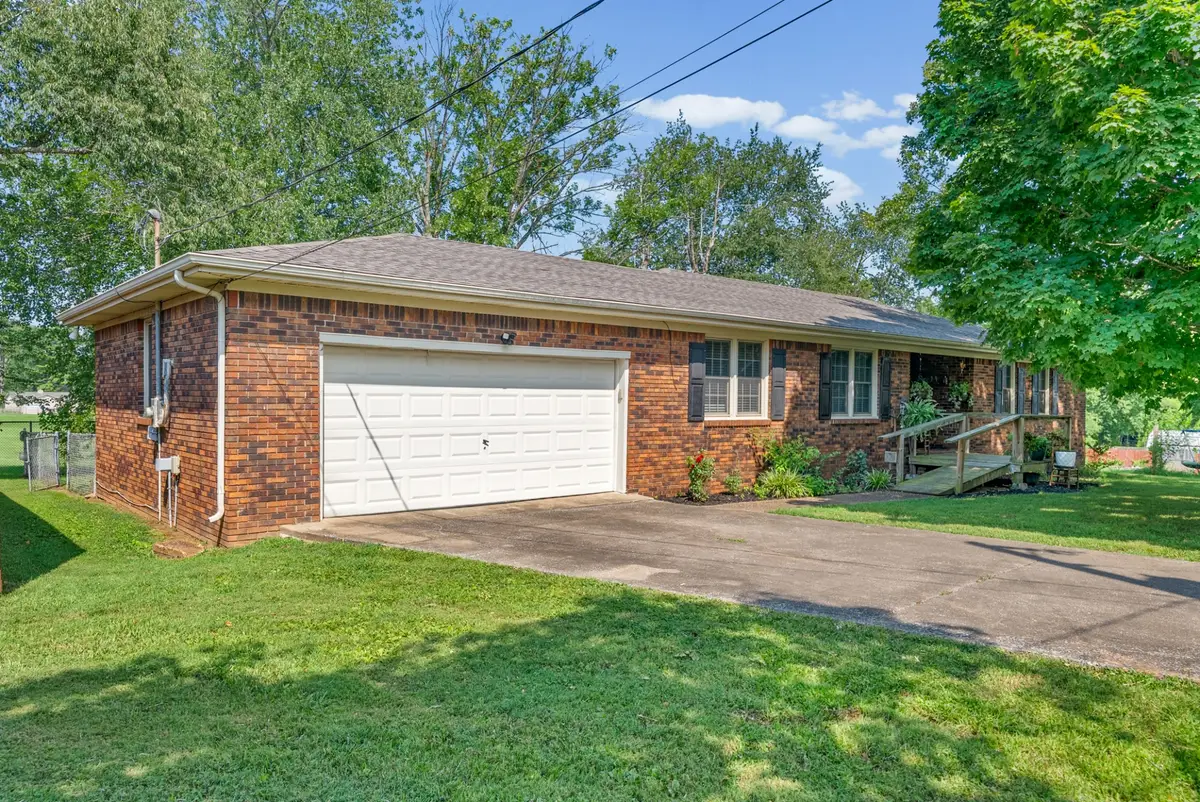 311 Tremont Dr, Hopkinsville, KY 42240 - #1