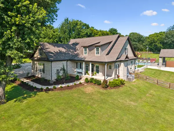 4009 Erwin Rd, Columbia, TN 38401