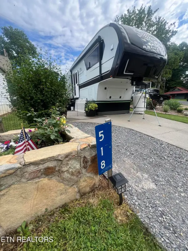 159 Flamingo Circle, Townsend, TN 37882