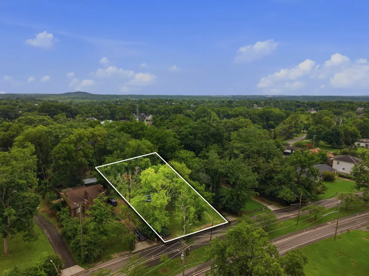 1521 Riverside Dr, Nashville, TN 37206 - #1
