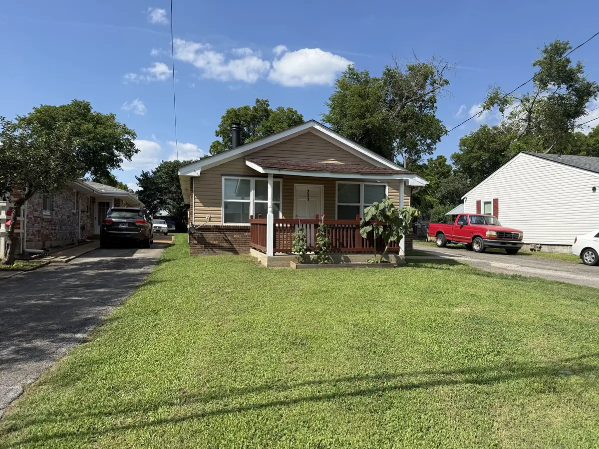 221 Duling Ave, Madison, TN 37115 - #1