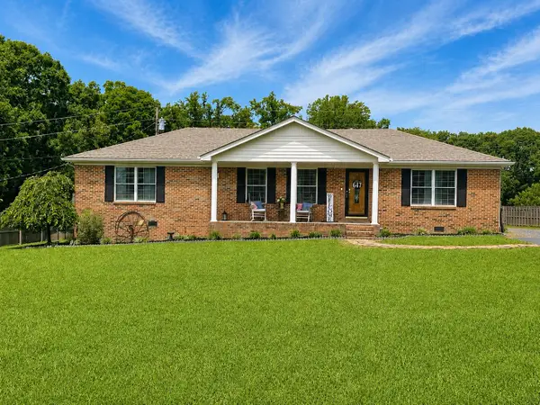 647 Chitwood Dr, Lafayette, TN 37083