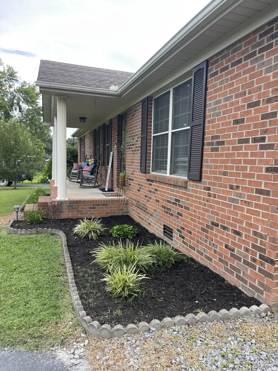 647 Chitwood Dr, Lafayette, TN 37083 - #3