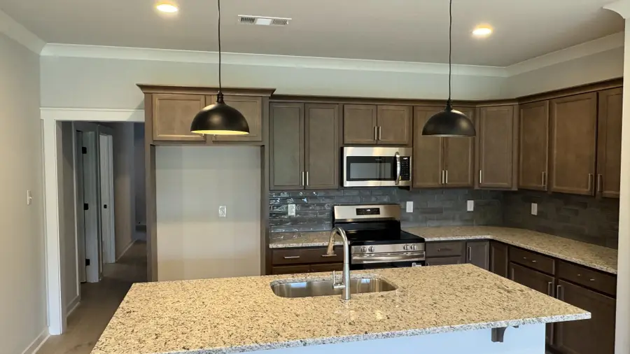 492 W Foxrun, Springfield, TN 37172 - #3