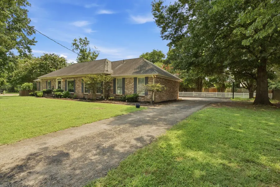 126 Choctaw Dr, Hendersonville, TN 37075 - #2