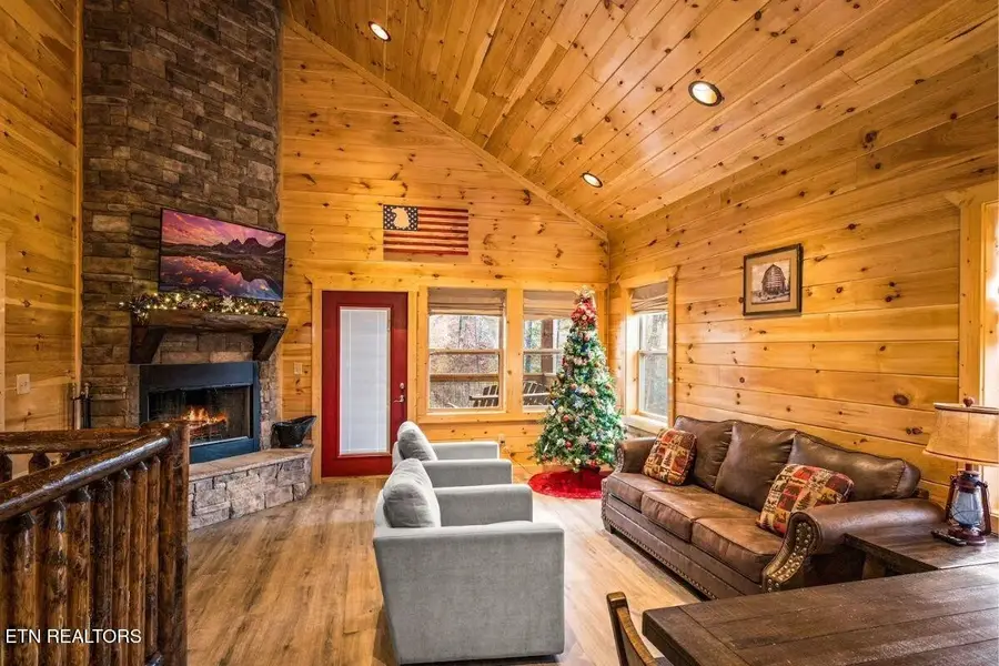 2784 Easy St, Sevierville, TN 37862 - #3