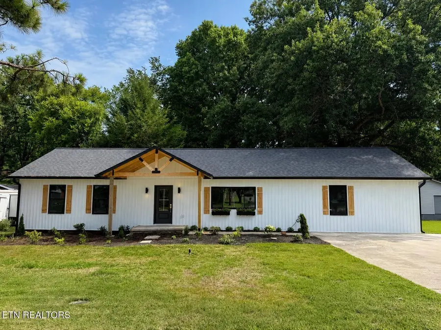 412 Sherwood Drive, Maryville, TN 37801 - #2