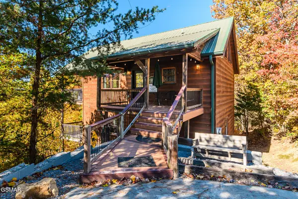 4104 Harvest Moon Road, Sevierville, TN 37862