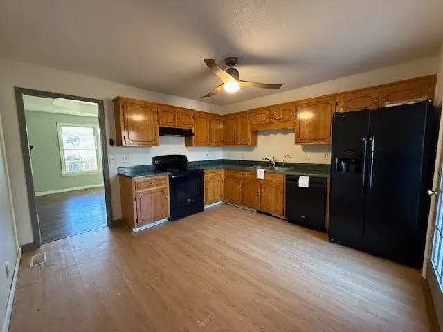 555 Anita Dr, Clarksville, TN 37042 - #2