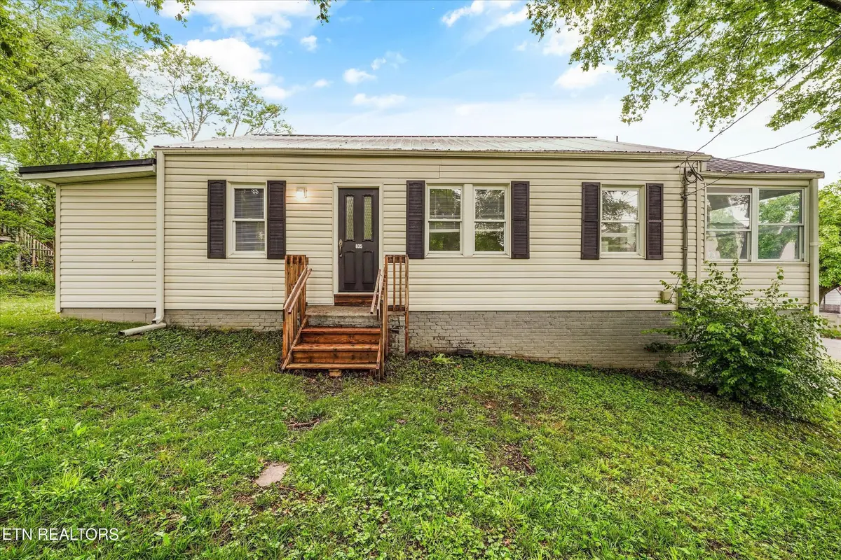 835 E Lincoln Rd, Alcoa, TN 37701 - #1