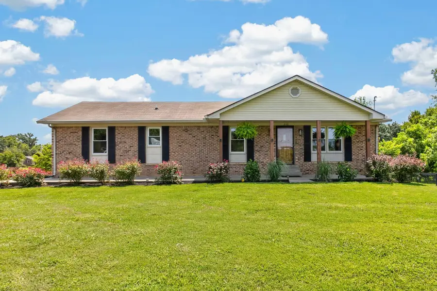 2152 Nashville Hwy N, Columbia, TN 38401 - #2