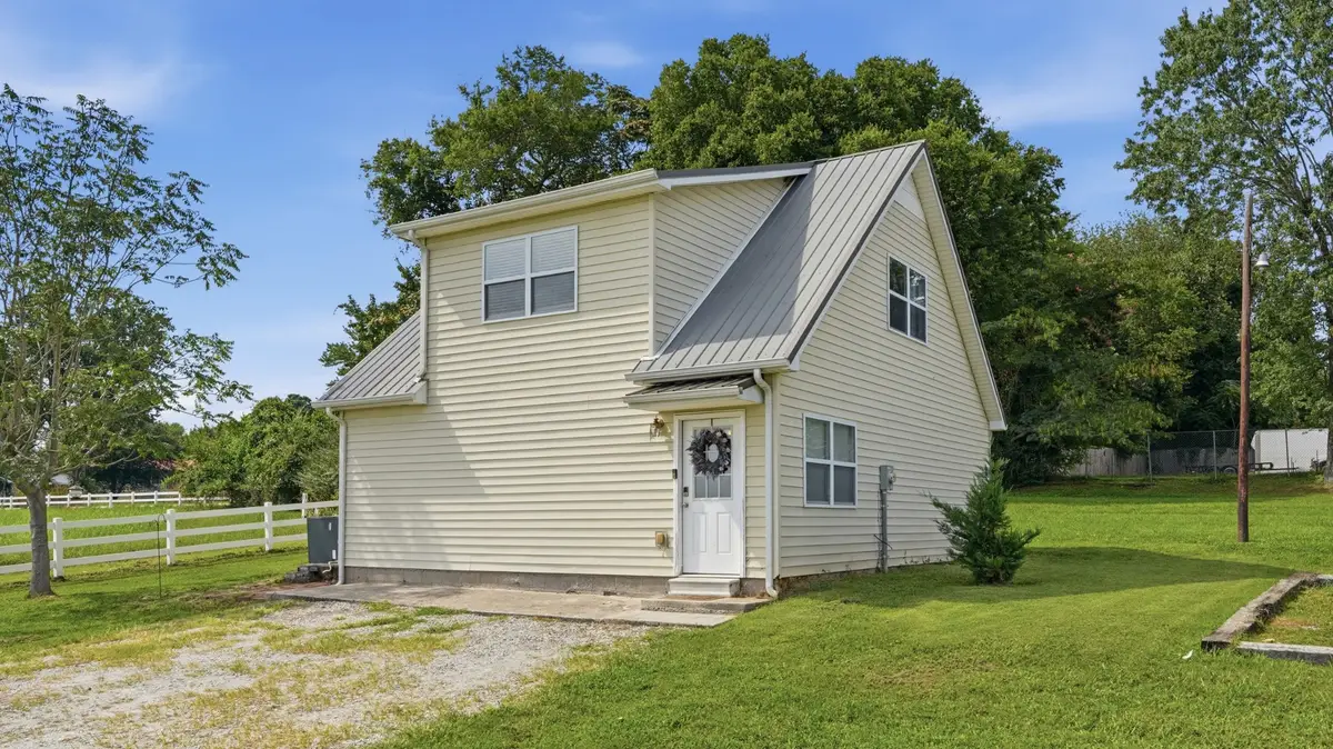 525 Sharp Springs Rd, Winchester, TN 37398 - #1