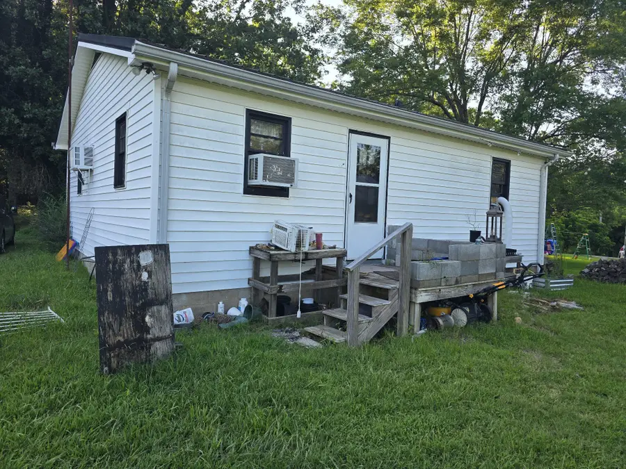 514 Wilkie St N, McEwen, TN 37101 - #3