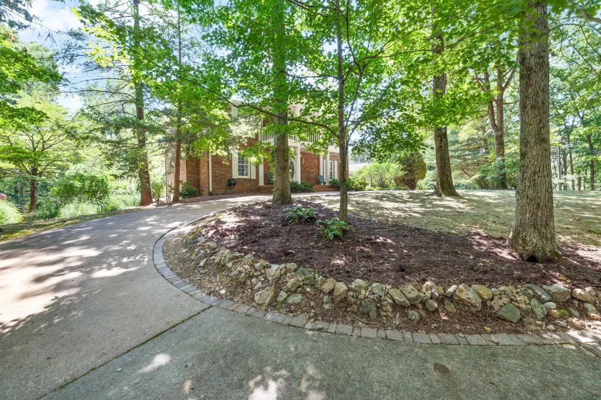 7422 Indian Creek Rd, Mc Ewen, TN 37101 - #1