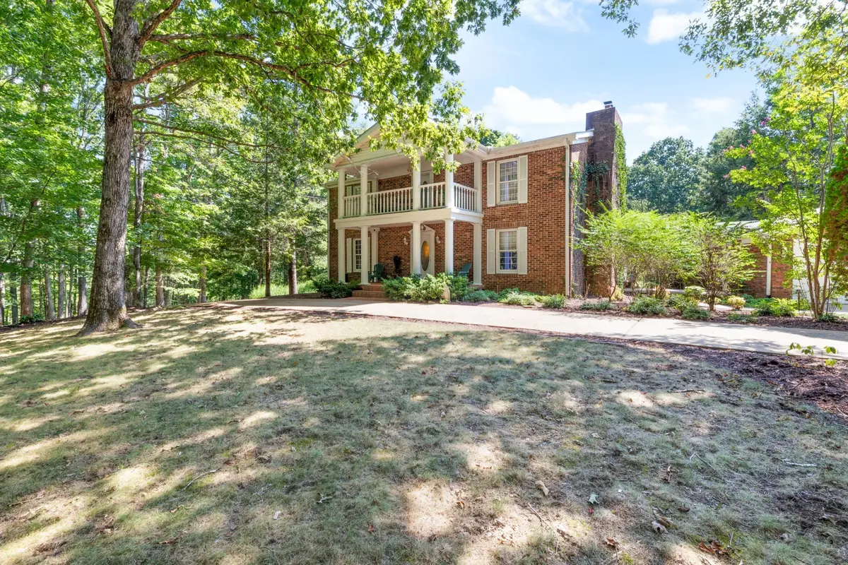 7422 Indian Creek Rd, Mc Ewen, TN 37101 - #1