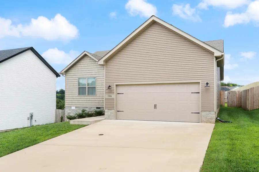 1386 Isaiah Dr, Clarksville, TN 37042 - #2