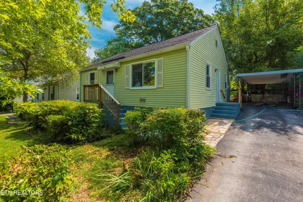 804 E Columbia Ave, Knoxville, TN 37917