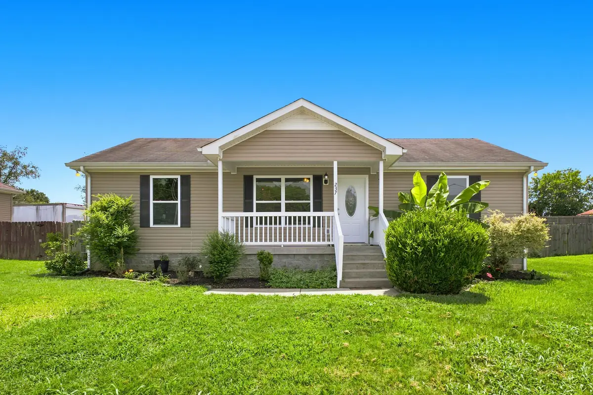 237 Santa Monica Blvd, Gallatin, TN 37066 - #1