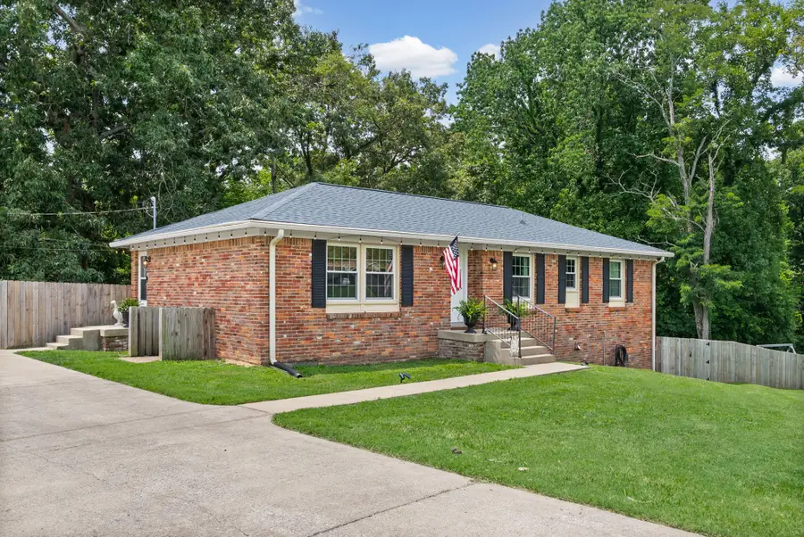 308 Ridgeland Dr, Clarksville, TN 37043 - #2