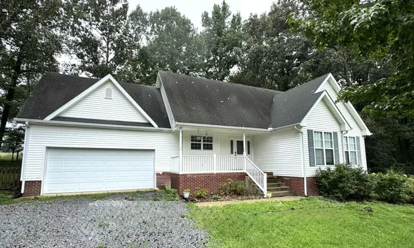 127 Silver Leaf Cir, Dickson, TN 37055