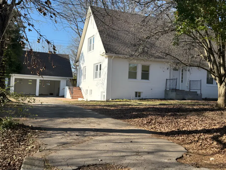 103 Springer Dr, Lawrenceburg, TN 38464 - #2