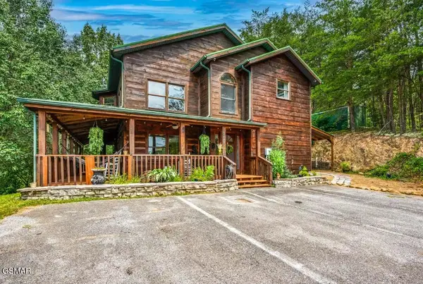 2489 Upper Middle Creek Road, Sevierville, TN 37876