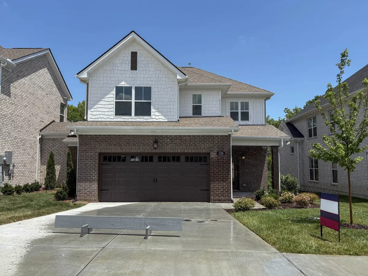 228 Hudson Dr, Gallatin, TN 37066 - #1