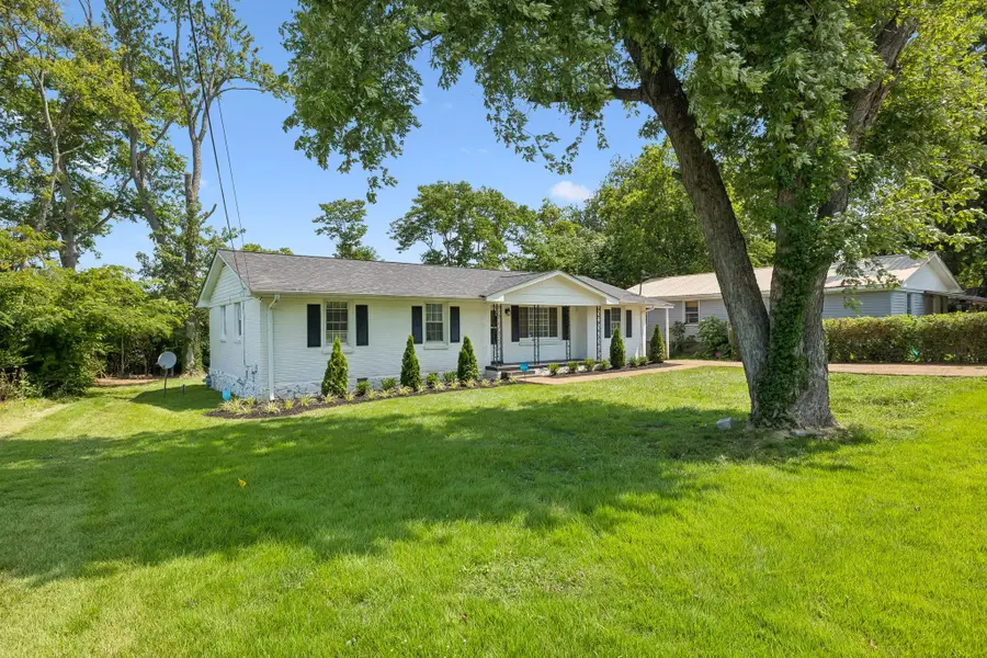636 Demoss St, Gallatin, TN 37066 - #2