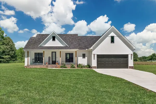 9 Town Rd, Fayetteville, TN 37334