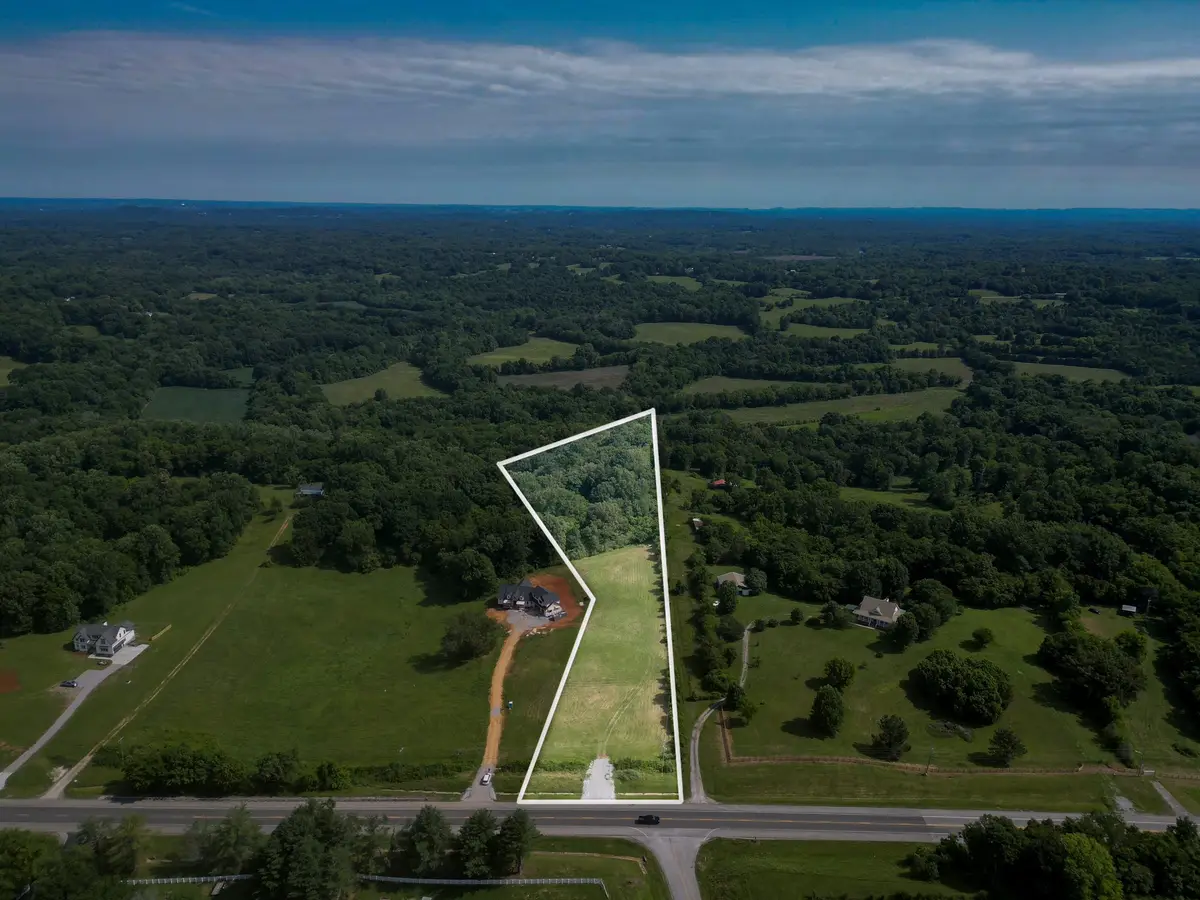 1929 New Lewisburg Hwy, Columbia, TN 38401 - #1