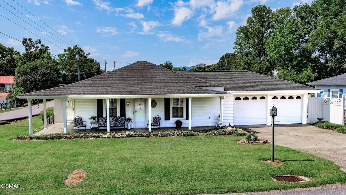 631 6th St, Newport, TN 37821 - #1