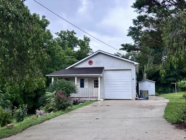 107 Fort St, Estill Springs, TN 37330