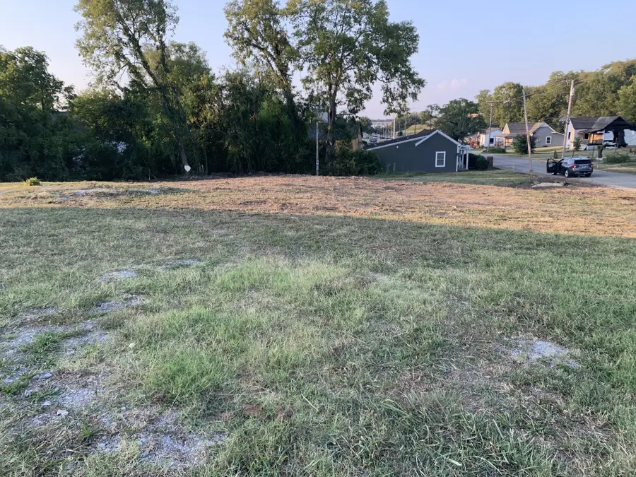 1124 Woodland St, Columbia, TN 38401 - #3