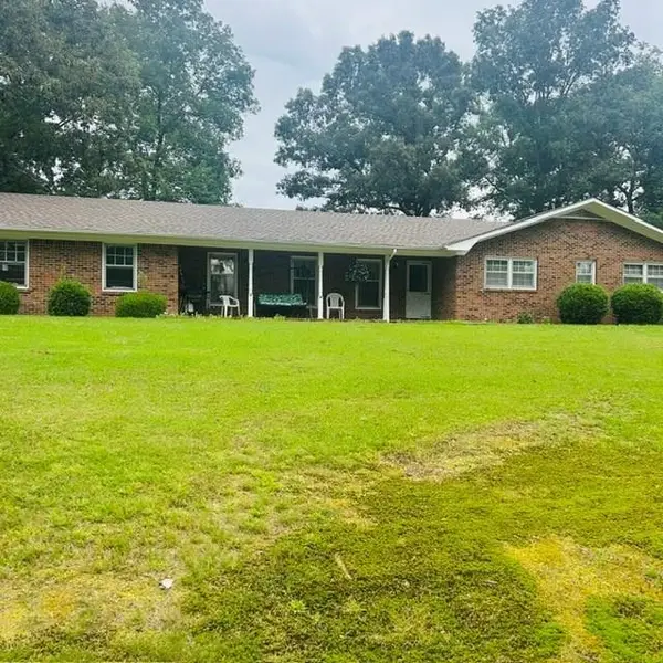 1030 Stones Rd, Camden, TN 38320