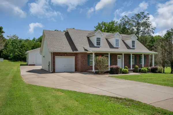 106 Sherrolyn Ct, Burns, TN 37029