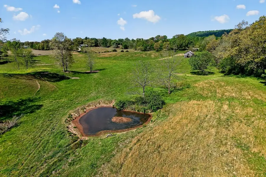 515 Jericho Rd, Quebeck, TN 38579 - #2