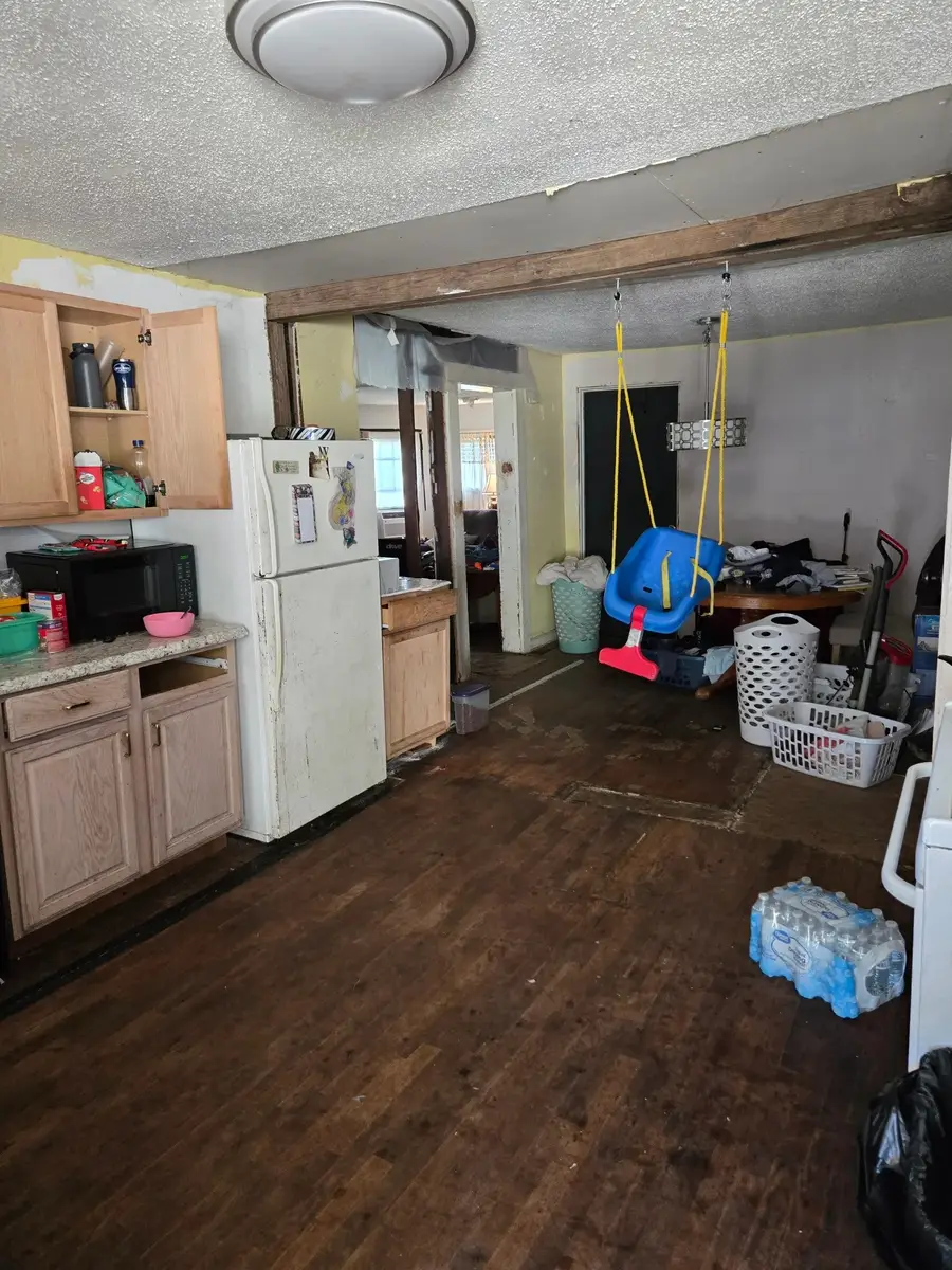 301 S Wilder Ave, Rockwood, TN 37854 - #3